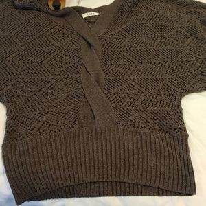 Casual s&s vneck knit sweater.